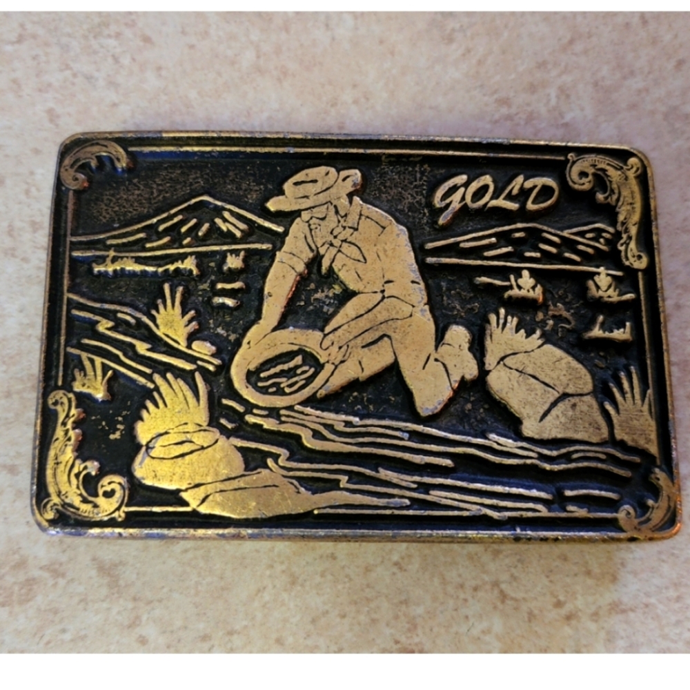Vintage 70s prospector Panning for gold belt buckle approximately 3.75 inch wide